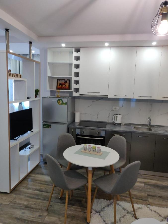 E&A Apartments Guesthouse Durrës 외부 사진