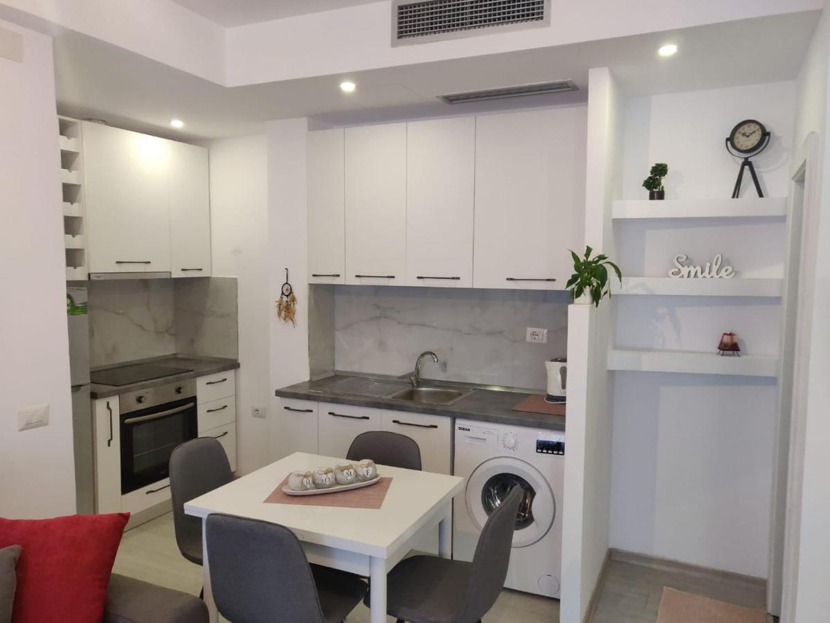 E&A Apartments Guesthouse Durrës 외부 사진